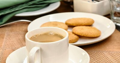 चाय के साथ बिस्किट खाना सेहत के लिए नुकसानदायक माना जाता है.