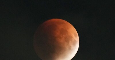 Lunar Eclipse Ending Soon: Know Exact Time & 3 Must-Do Rituals After