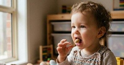 बच्‍ची ने न‍िगली मूंगफली, फट गई सांस नली. 