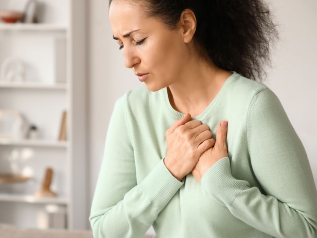 40 की उम्र में महिलाओं का कोलेस्ट्रॉल लेवल क्यों होने लगता है गड़बड़?