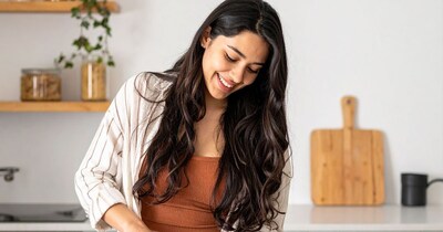 सब्जियों को काटने से पहले अच्छी तरह धो लेना चाहिए.