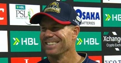 डेविड वॉर्नर की कप्तानी में कराची किंग्स ने पहला मैच अपने नाम किया. 