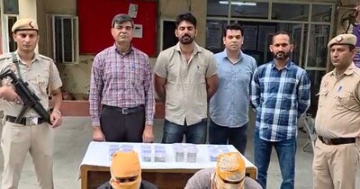 दिल्ली पुलिस ने सराय रोहिल्ला लूट कांड का खुलासा कर दिया है. इस मामले में तीन आरोपी गिरफ्तार हुए हैं.