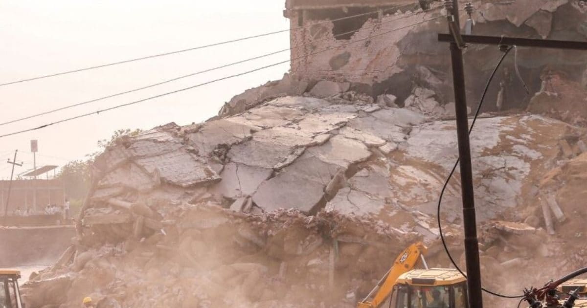 Prayagraj Cold Storage Accident : जिला उद्यान अधिकारी सस्‍पेंड, बेटे के ...