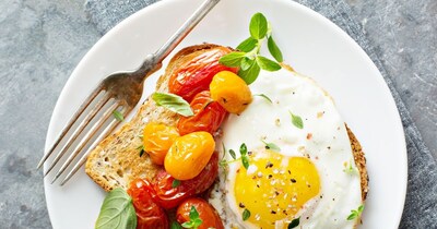 डायबिटीज के मरीज रोज एक अंडा खा सकते हैं. इससे शुगर लेवल बढ़ने का रिस्क नहीं होता है.