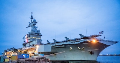 फ्रांस ने अपना परमाणु युद्ध पोत खाड़ी की ओर रवाना कर दिया है. फोटो- रायटर