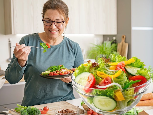 What is the right way to eat green vegetables? Who should avoid these