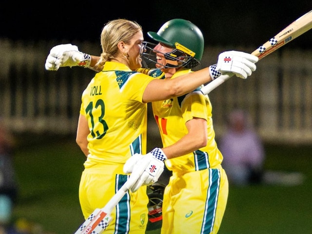 হোবার্টে হিলি কাঁপিয়ে দিয়েছিলেন ভারত, অস্ট্রেলিয়া 300 বলে 409 রান করে।