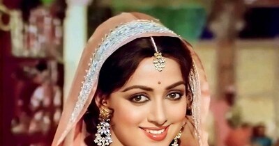 नई दिल्ली. वो मल्टीस्टारर फिल्म जिसमें कई बड़े स्टार नजर आए थे. लेकिन हर किसी ने अपने किरदार से लोगों का दिल जीता. फिल्म ने कमाई के मामले में बॉक्स ऑफिस पर धमाल मचा दिया था.फिल्म की आज सालों बाद भी मिसाल दी जाती है. फिल्म के रील लाइफ को-स्टार तो आज असल जिंदगी में पत्नी पत्नी है.