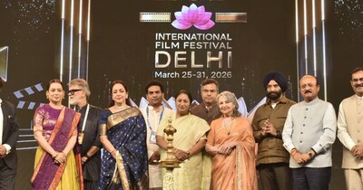 हेमा मालिनी भी हुईं शामिल 