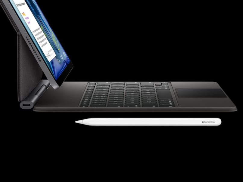 13-ইঞ্চি সংস্করণের প্রারম্ভিক মূল্য হল ₹84,900 (128GB)। 256GB মডেলটি ₹94,900-এ, ₹1,14,900-এ 512GB এবং ₹1,34,900-এ 1TB ভেরিয়েন্ট পাওয়া যাচ্ছে। এর সেলুলার সংস্করণের জন্য আপনাকে অতিরিক্ত 10,000 টাকা খরচ করতে হবে। ট্যাবলেটটি ব্লু, পার্পল, স্পেস, গ্রে এবং স্টারলাইট কালার অপশনে বিক্রির জন্য উপলব্ধ।