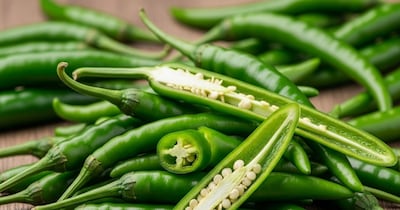 বাজার থেকে কাঁচা লঙ্কা কেনার আগে জানুন, সেটি ঝাল নাকি! জেনে নিন এই ৬টি পদ্ধতি.