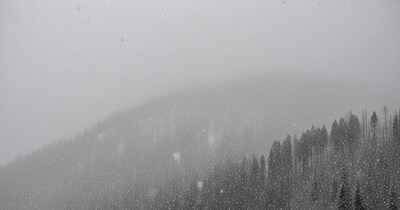 कश्‍मीर में बर्फबारी और बारिश की वजह से तापमान में गिरावट आ सकती है. इसका असर मैदानी इलाकों में भी पड़ सकता है.