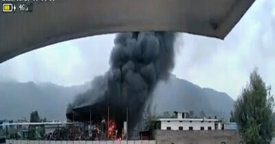 किशनगढ़ के उदयपुर कला स्थित खोड़ा माता रीको इंडस्ट्रियल एरिया में एक डामर प्लांट में भीषण आग 