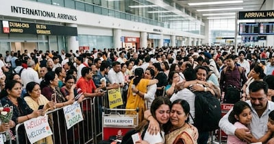 ईरान की तरफ से अबू धाबी एयरपोर्ट पर हुए हमले के बाद वहां से विशेष फ्लाइट से 300 भारतीय वतन लौटे हैं.