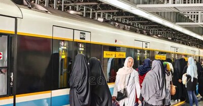 वार का असर धीरे धीरे लोकल ट्रेनों पर पड़ रहा है.