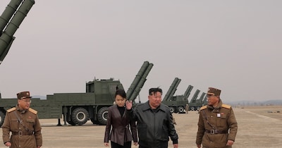 किम जोंग उन ने देखा लॉन्च.