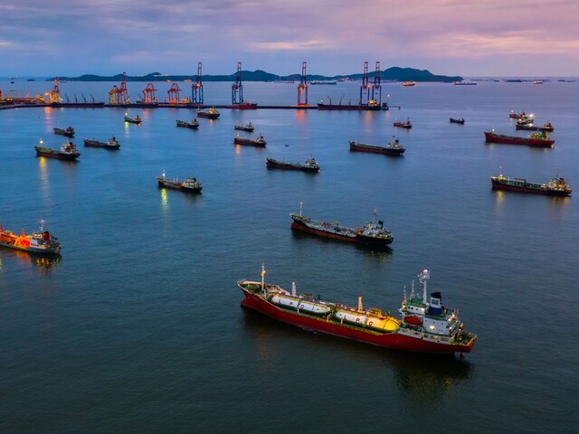 होर्मुज में फंसा है भारत का 3 लाख टन एलपीजी, मिल जाए तो कितना रसोई गैस भरेगी