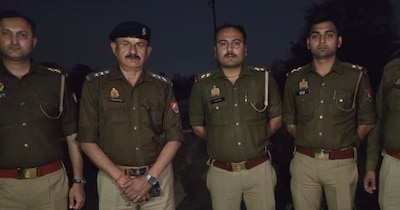 एनकाउंटर के बाद मथुरा पुलिस की ली गई तस्वीर.