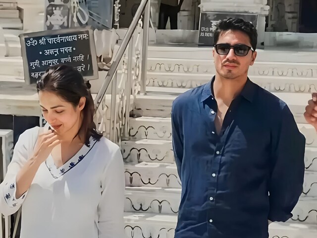 रूमर्ड बॉयफ्रेंड संग फिर दिखीं मलाइका अरोड़ा, आदिनाथ जैन मंदिर में किए दर्शन 