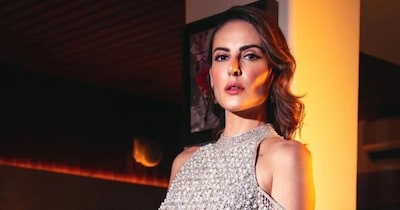 खामेनेई की मौत के बाद ईरान लौटने की तैयारी में मंदाना. 