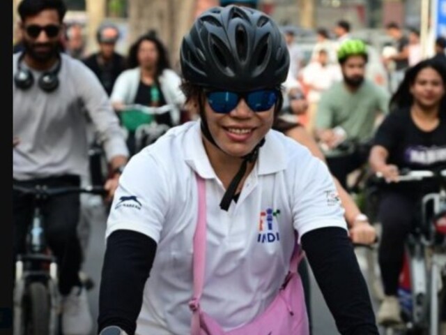 43 की उम्र, पर मुक्का अभी भी भारी, रिंग में तबाही मचाने लौट रही हैं 'सुपरमॉम'