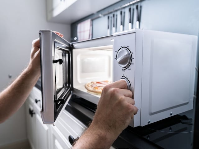 কতক্ষণ চুলায় খাবার গরম করা উচিত? বেশিক্ষণ রাখলে কী হবে?