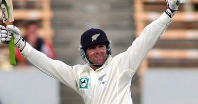 न्यूजीलैंड के बल्लेबाज नाथन एस्टल ने 2002 में बनाया सबसे तेज दोहरा शतक, रिकॉर्ड आज भी बरकरार 