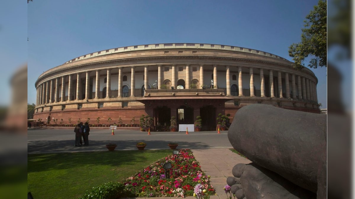 पार्लियामेंट में वाहन देखते ही निकल आए सिक्‍योरिटी पोल्‍स, जवानों ने तुरंत संभाला मोर्चा