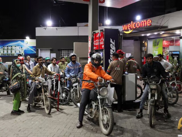 नोएडा में सस्‍ता तो गाजियाबाद में महंगा हुआ पेट्रोल, पटना में भी बदले दाम