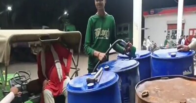 पेट्रोल खत्म होने की अफवाह से हड़कंप, लोग ड्रमों में भर रहे तेल