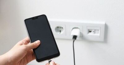 रात भर चार्जिंग अब सुरक्षित, 80% लिमिट बैटरी के लिए बेहतर