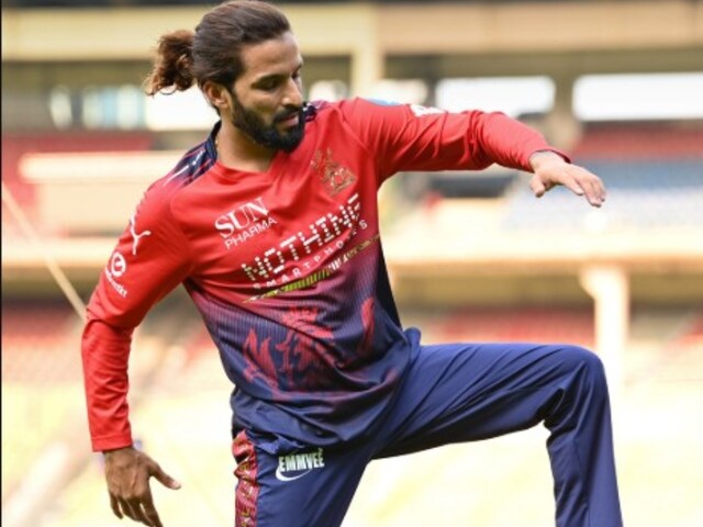 हेजलवुड बाहर, तो कौन संभालेगा कमान? आरसीबी की प्लेइंग इलेवन में बड़ा बदलाव