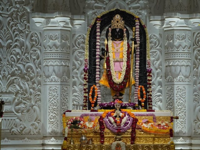 Live: राम नवमी पर राम लला को 56 भोग, महाराष्ट्र से आए लड्डू, 11 कुंतल पंजीरी
