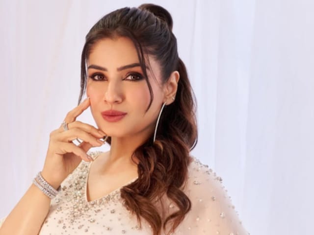 करिश्मा कपूर के साथ 'कोल्ड वॉर' पर रवीना टंडन का बेबाक बयान