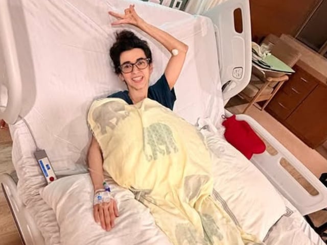 अस्पताल में भर्ती सबा आजाद को हुआ घातक इंफेक्शन, अचानक 4 किलो वजन कम