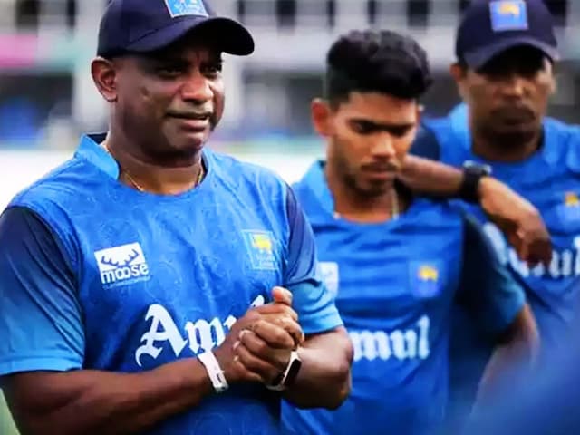 पाकिस्तान से मिली हार से टूटे जयसूर्या, श्रीलंका के कोच के पद से दिया इस्तीफा