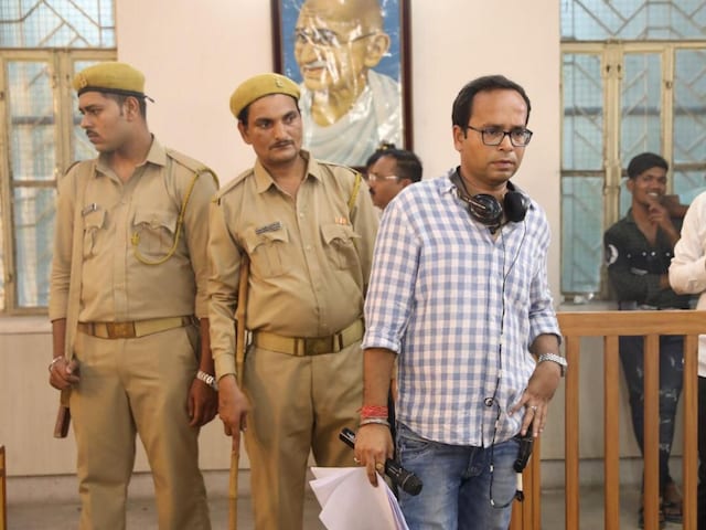 'किस्सा कोर्ट कचहरी का' की सफलता से गदगद हुए डायरेक्टर, लोगों का जताया आभार