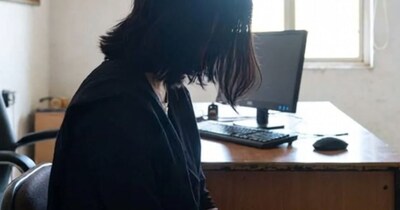 हरदोई में स्कूल की छात्रा के साथ प्रिंसिपल ने की गंदी हरकत. (सांकेतिक तस्वीर-AI)