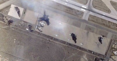 तेहरान के मेहराबाद इंटरनेशनल एयरपोर्ट पर इजरायल का न‍िशाना. (AP)