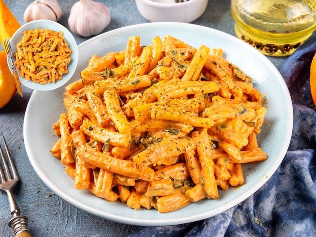 झटपट बनाएं टेस्टी वेजिटेबल पास्ता, एक बार खाया तो बार-बार बनाने का करेगा मन!