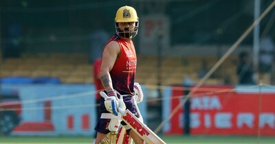 विराट कोहली 29 रन बनाकर शोएब मलिक को छोड़ देंगे पीछे.