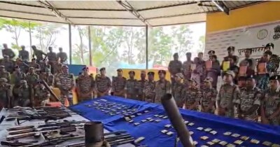 छत्तीसगढ़ में डेडलाइन के आखिरी दिन नक्सलियों ने किया सरेंडर