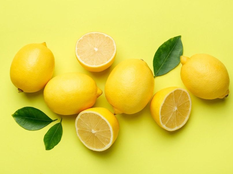 नींबू और एप्पल साइडर विनेगर का हल्का मिश्रण पाचन तंत्र को सपोर्ट कर सकता है. कुछ लोगों को इसे खाने से पहले लेने पर भारीपन कम महसूस होता है. यह पेट में एसिड बैलेंस बनाए रखने में मदद कर सकता है, जिससे खाना पचाने में आसानी होती है.