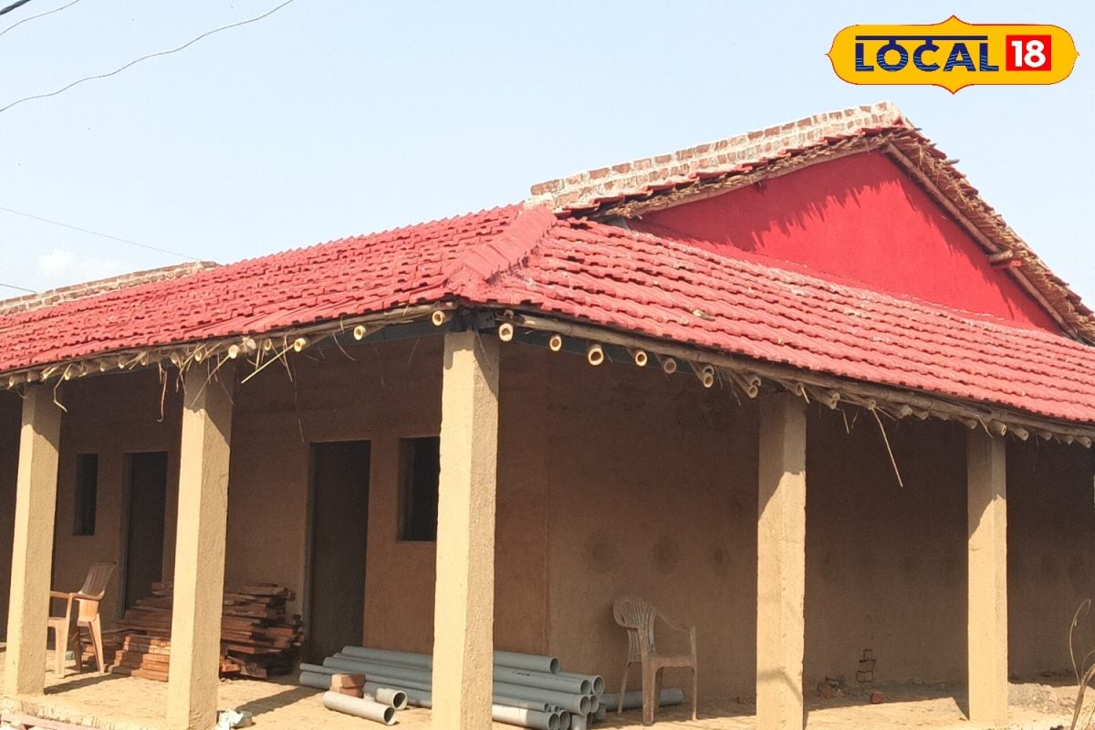 PHOTO: गया में बिना सीमेंट-पानी बना अनोखा ‘जड़ी-बूटी घर’, गोमूत्र-गोबर से तैयार दीवारें और फर्श