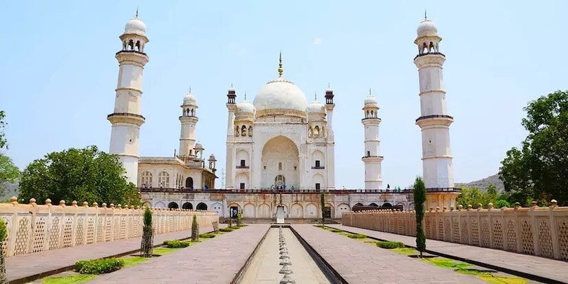 India’s Icons of History: The 5 Monuments Tourists Love Most