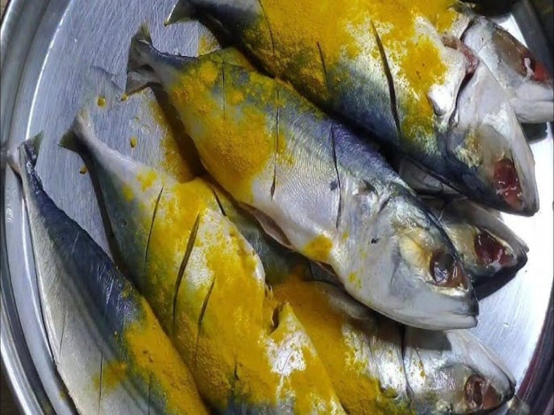 কিন্তু যদি জিজ্ঞাসা করা হয় স্বাস্থ্যের জন্য সবচেয়ে পুষ্টিকর মাছ কোনটি, তাহলে অনেকেই এর উত্তর জানেন না। আজ এই প্রতিবেদনে চলুন আপনাদের এমনই একটি মাছের সুলুকসন্ধান দিই যা শুধু স্বাদে নয়, স্বাস্থ্যেরও খাজানা। কিন্তু যদি জিজ্ঞাসা করা হয় স্বাস্থ্যের জন্য সবচেয়ে পুষ্টিকর মাছ কোনটি, তাহলে অনেকেই এর উত্তর জানেন না। আজ এই প্রতিবেদনে চলুন আপনাদের এমনই একটি মাছের সুলুকসন্ধান দিই যা শুধু স্বাদে নয়, স্বাস্থ্যেরও খাজানা।