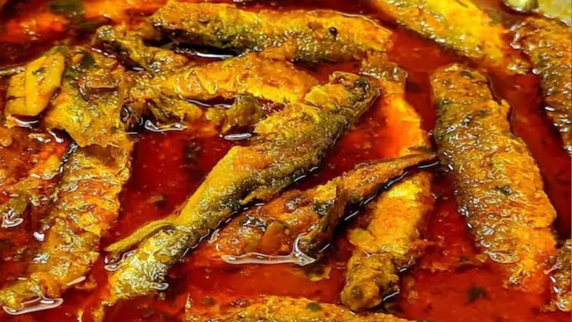 ভারতের বিভিন্ন অংশে বিভিন্ন ধরণের মাছ পাওয়া যায়, যেগুলো নিজ নিজ অঞ্চলের বিশেষ জনপ্রিয় মাছের পদ। কিন্তু আজকাল, বিশাল আমদানি-রফতানি বাজারের কারণে, অন্যান্য রাজ্যে পাওয়া যায় এমন অনেক ধরণের মাছও বাংলার বাজারে উঠতে দেখা যায়। আর আমরা না চিনেই এড়িয়ে চলি সেইসব মাছ। ভারতের বিভিন্ন অংশে বিভিন্ন ধরণের মাছ পাওয়া যায়, যেগুলো নিজ নিজ অঞ্চলের বিশেষ জনপ্রিয় মাছের পদ। কিন্তু আজকাল, বিশাল আমদানি-রফতানি বাজারের কারণে, অন্যান্য রাজ্যে পাওয়া যায় এমন অনেক ধরণের মাছও বাংলার বাজারে উঠতে দেখা যায়। আর আমরা না চিনেই এড়িয়ে চলি সেইসব মাছ।