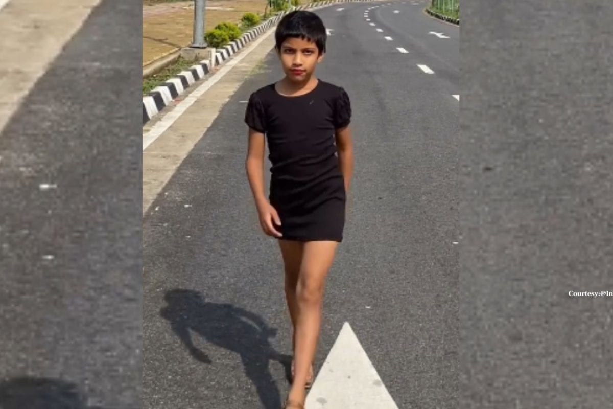 5 साल की बच्ची ने बीच सड़क पर की शानदार Ramp Walk, देख खुला रह गया बड़े-बड़े मॉडल के मुंह!