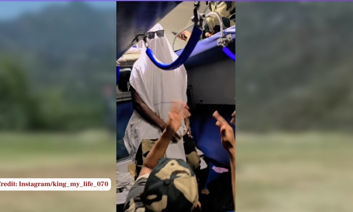 घर से दूर... फौजी भाइयों ने ट्रेन में यूं की दोस्तों संग मस्ती, 'रूत मस्तानी' पर किया शानदार डांस!